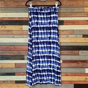 Design History NWT tie dye maxi skirt. Size M